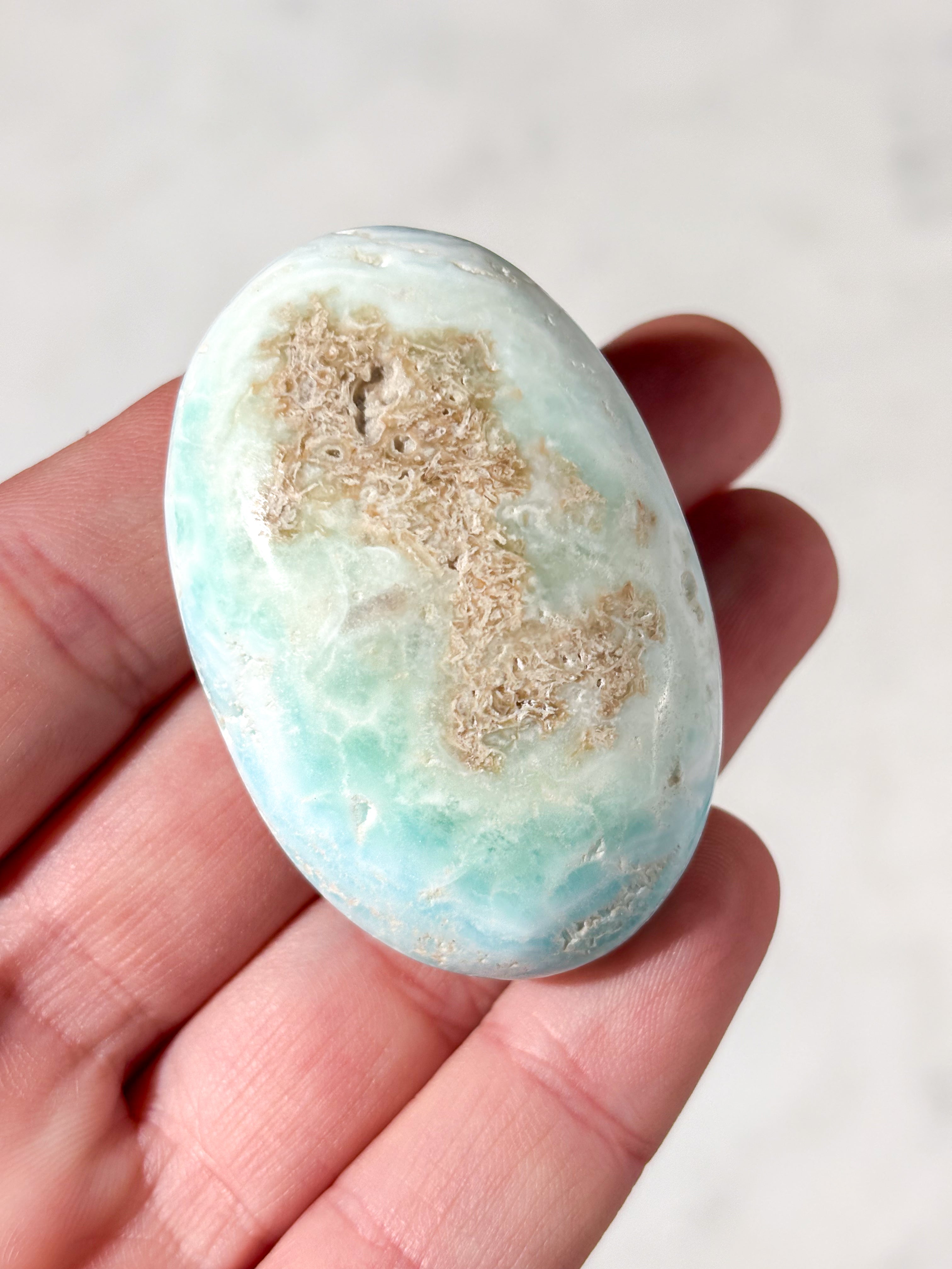 Caribisk Calcit Palmstone (Nr. 1)