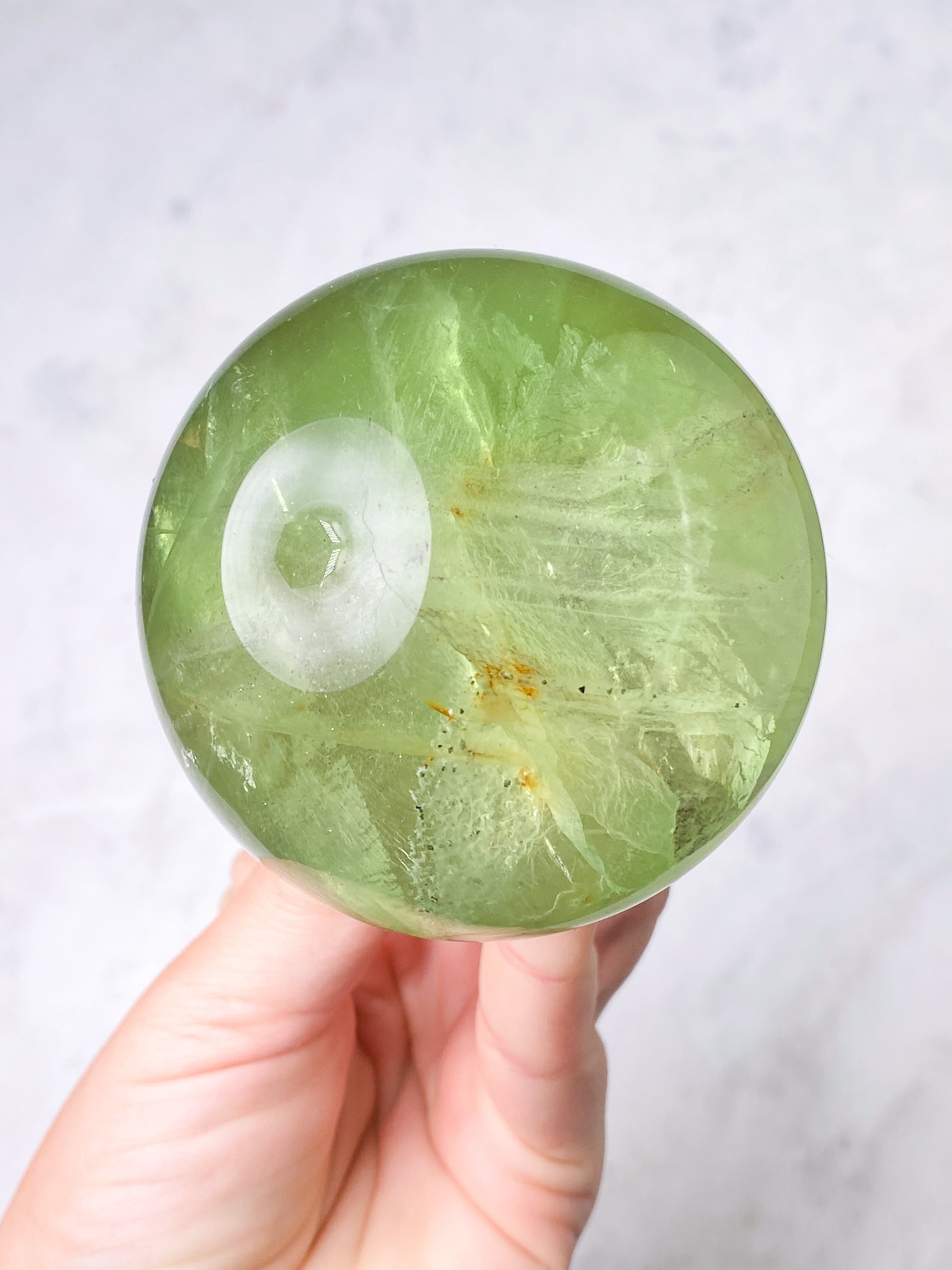 Apple Green Fluorit Kugle (Nr. 5)