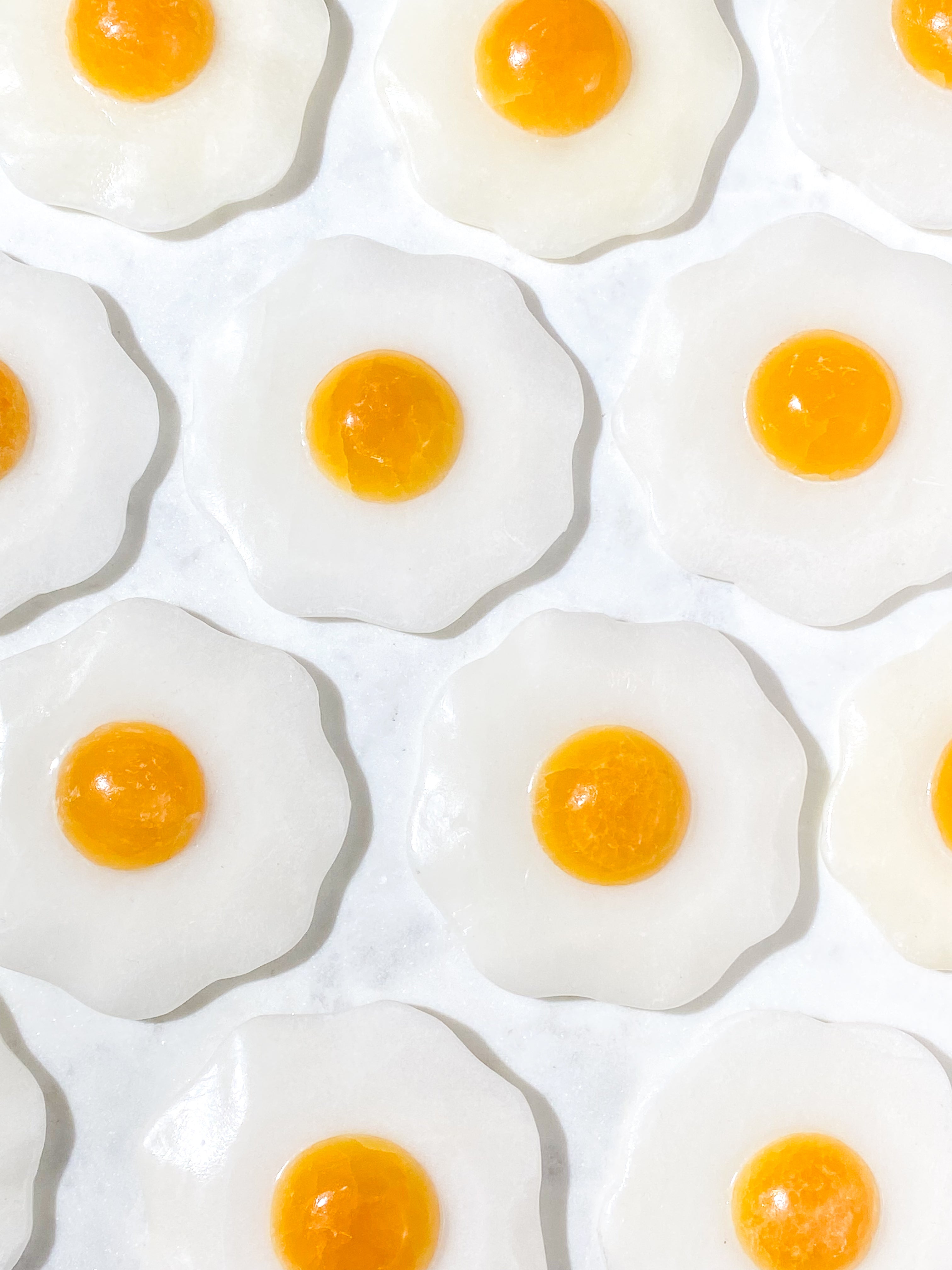 Orange kalcit med vit jade spegelägg