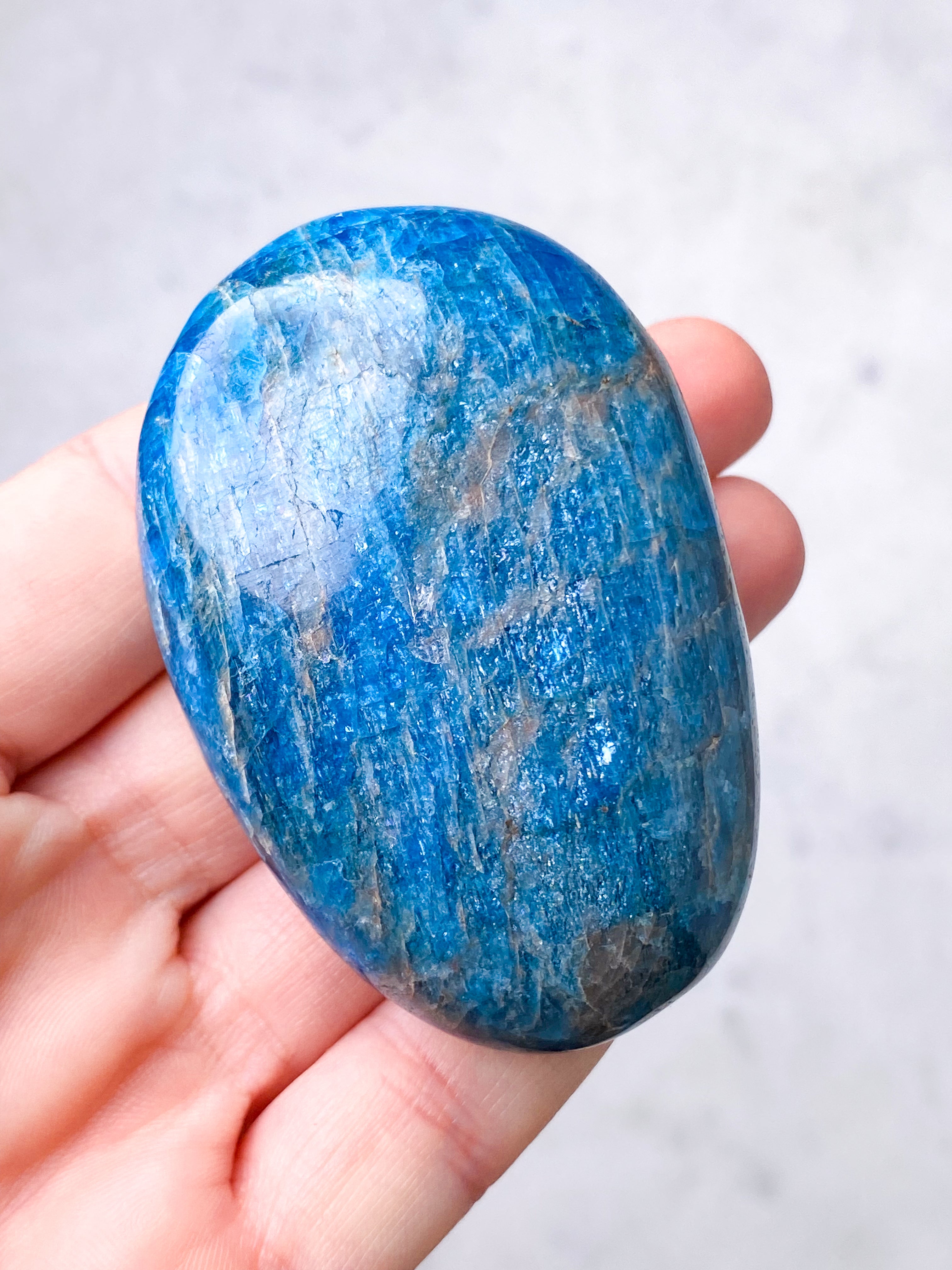 Blå Apatit Palmstone (Nr. 7)
