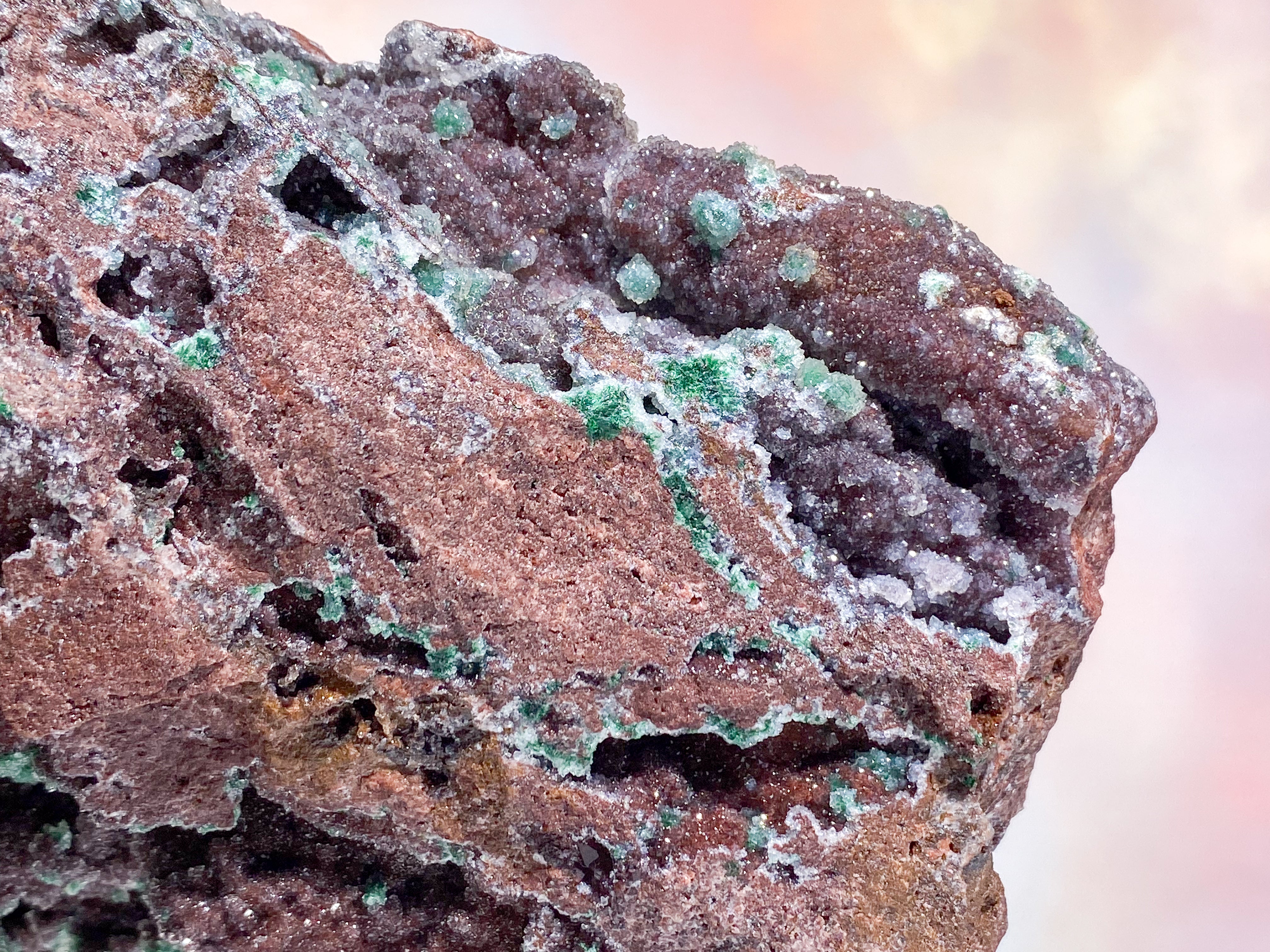 Krämvit Druzy-boll Malakitkluster (Nr. 5)