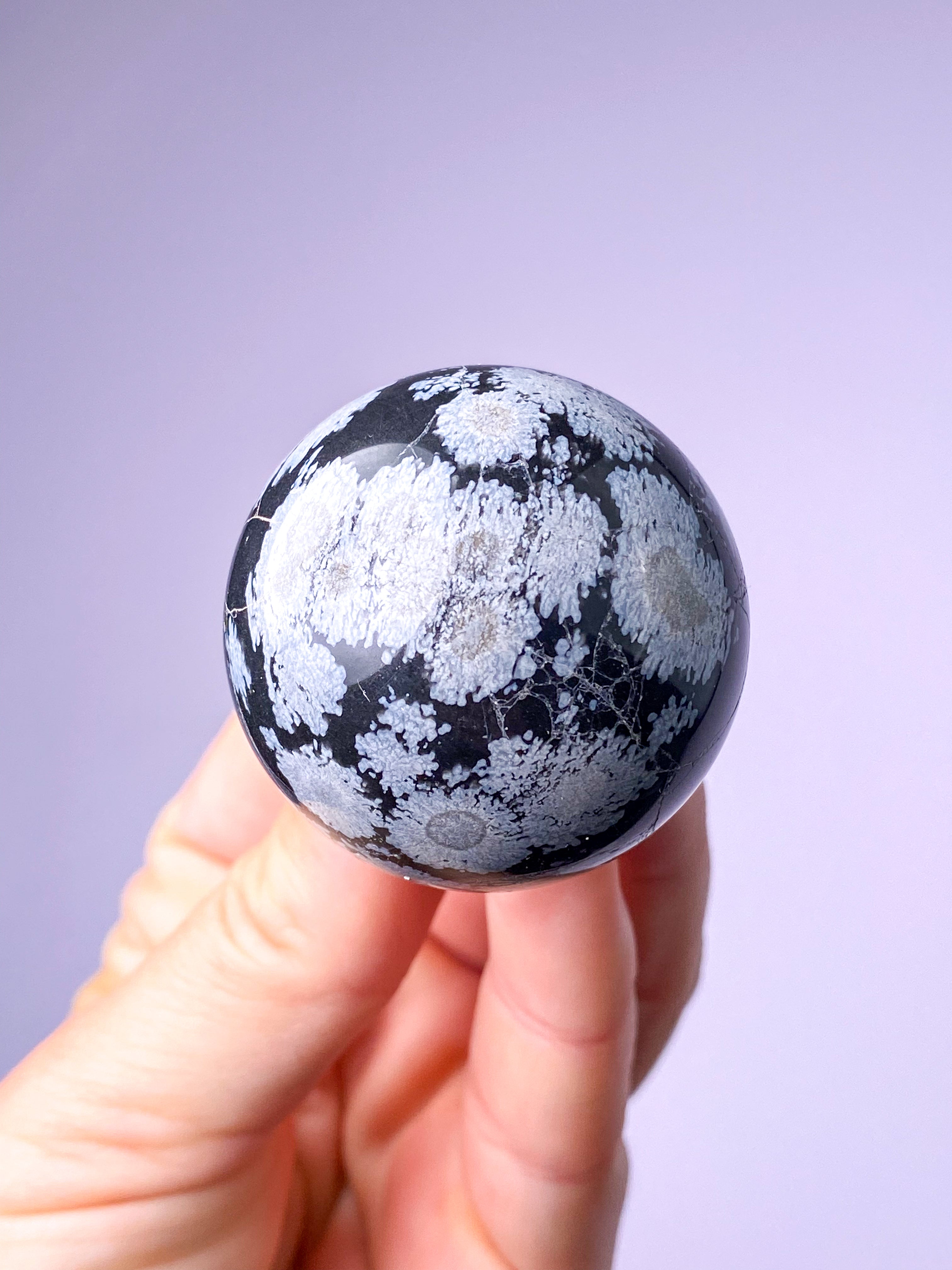 Snowflake obsidian kula (2 cm)