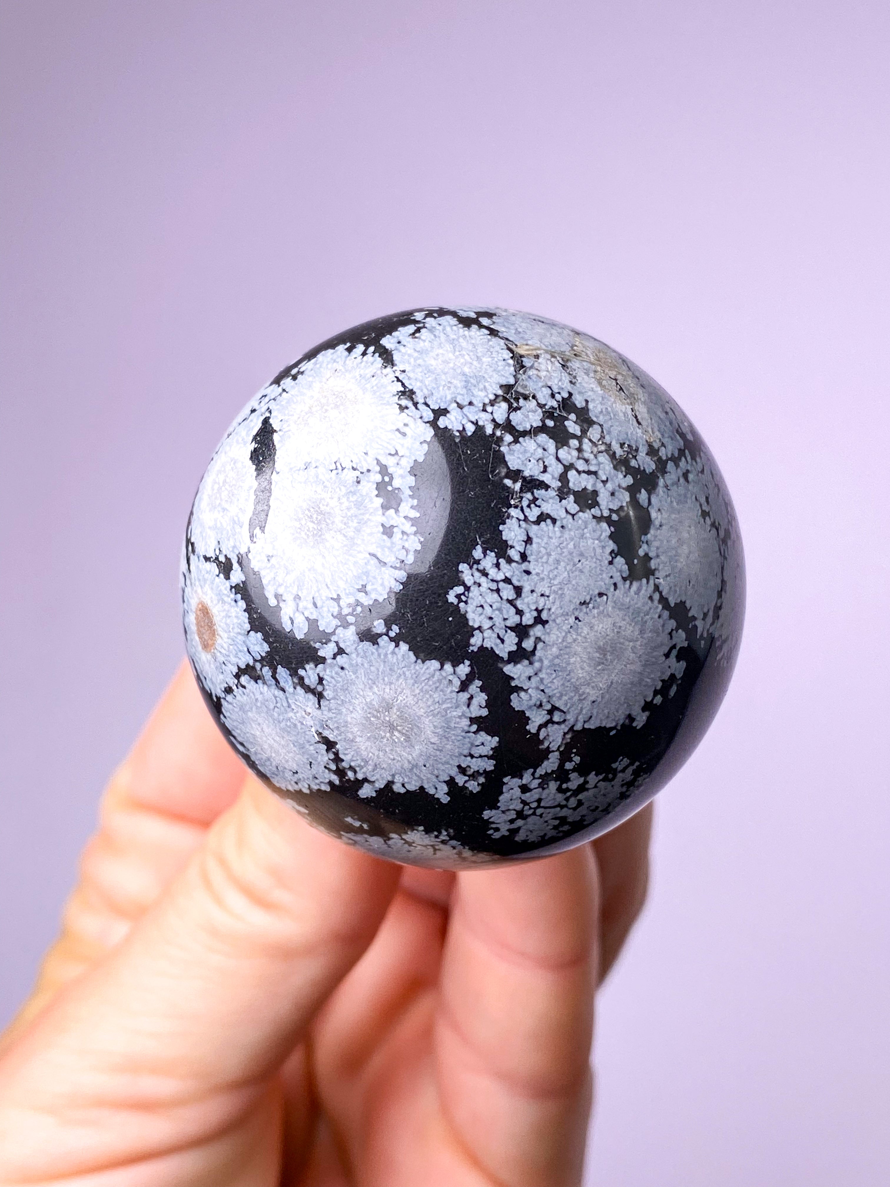 Snowflake obsidian kula (2 cm)