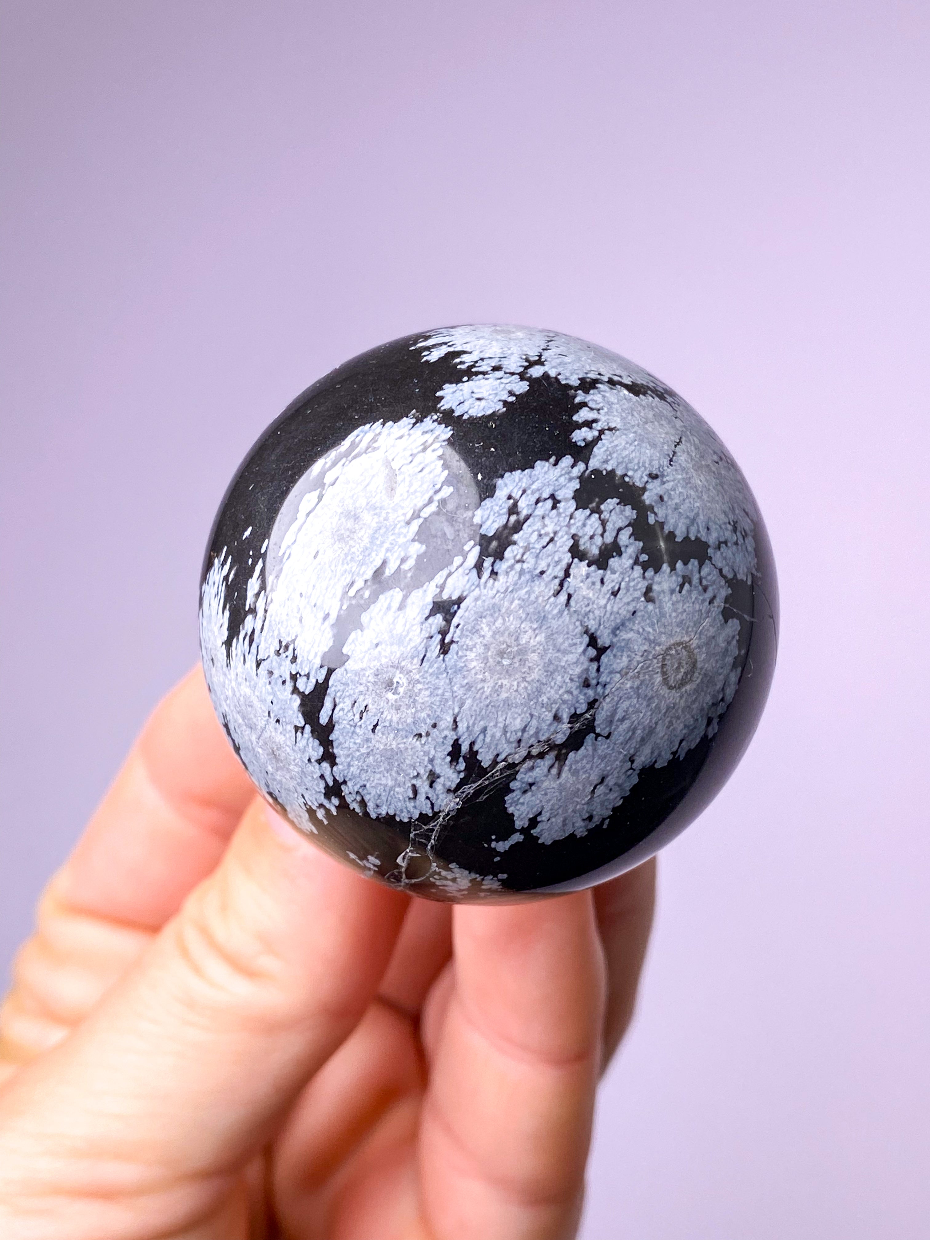 Snowflake obsidian kula (2 cm)