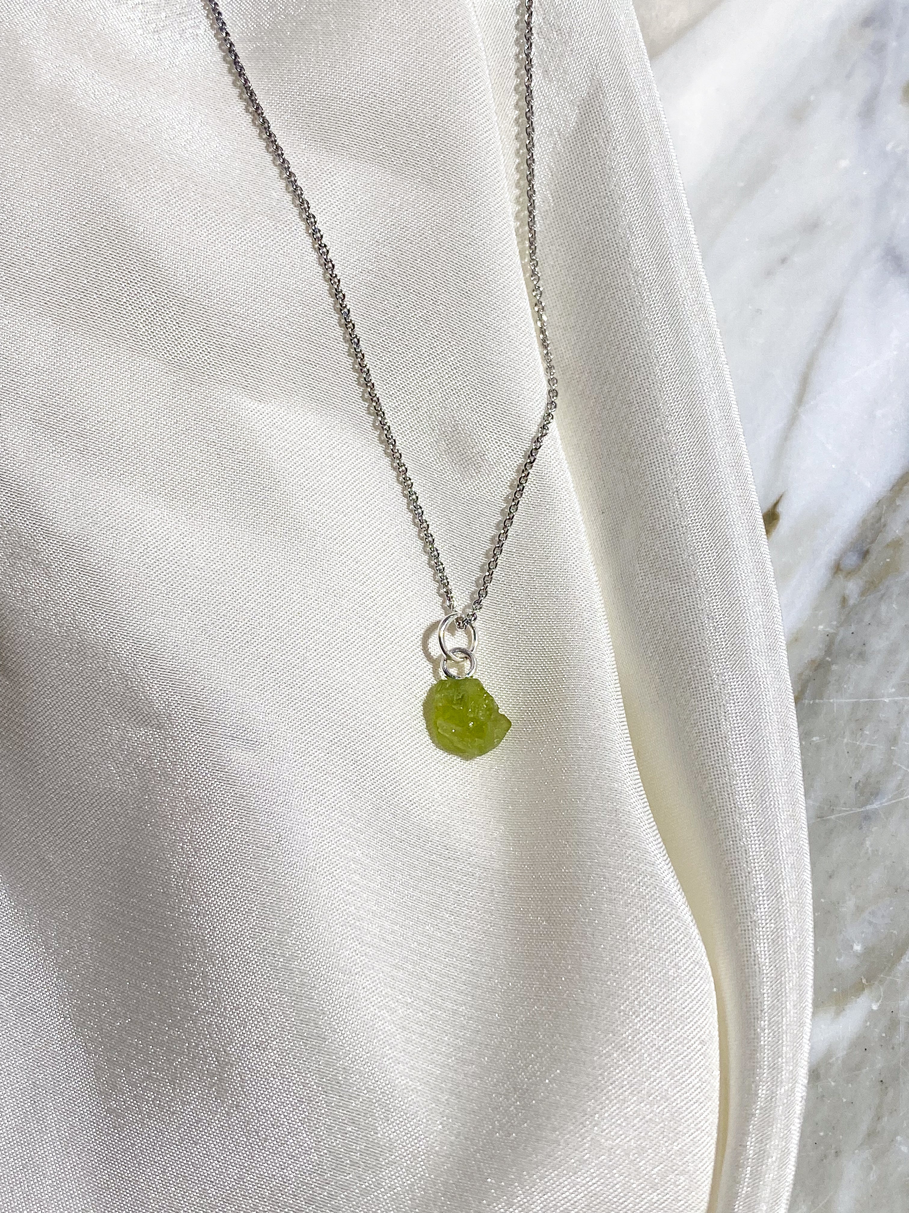 Peridot RAW PETITE Halskæde