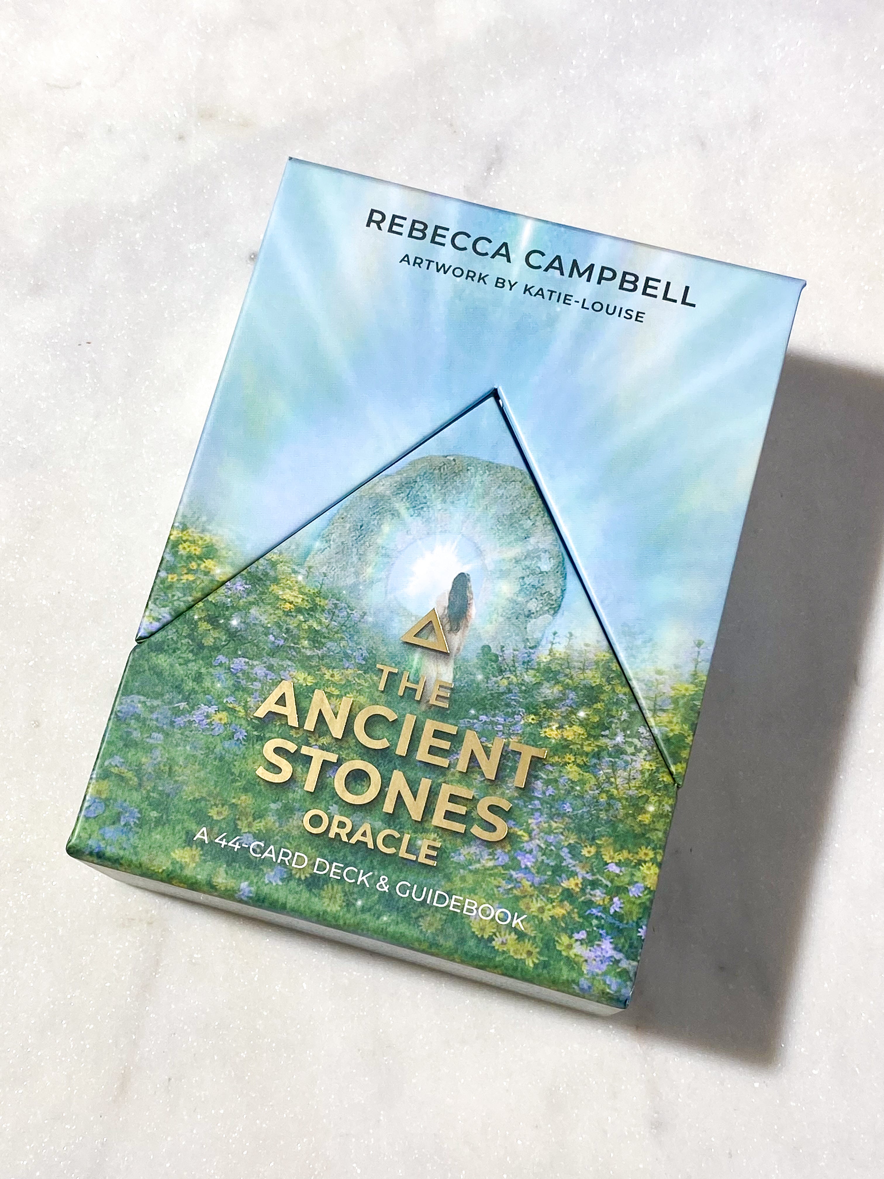 The Ancient Stones "Orakelkort" af Rebecca Campbell