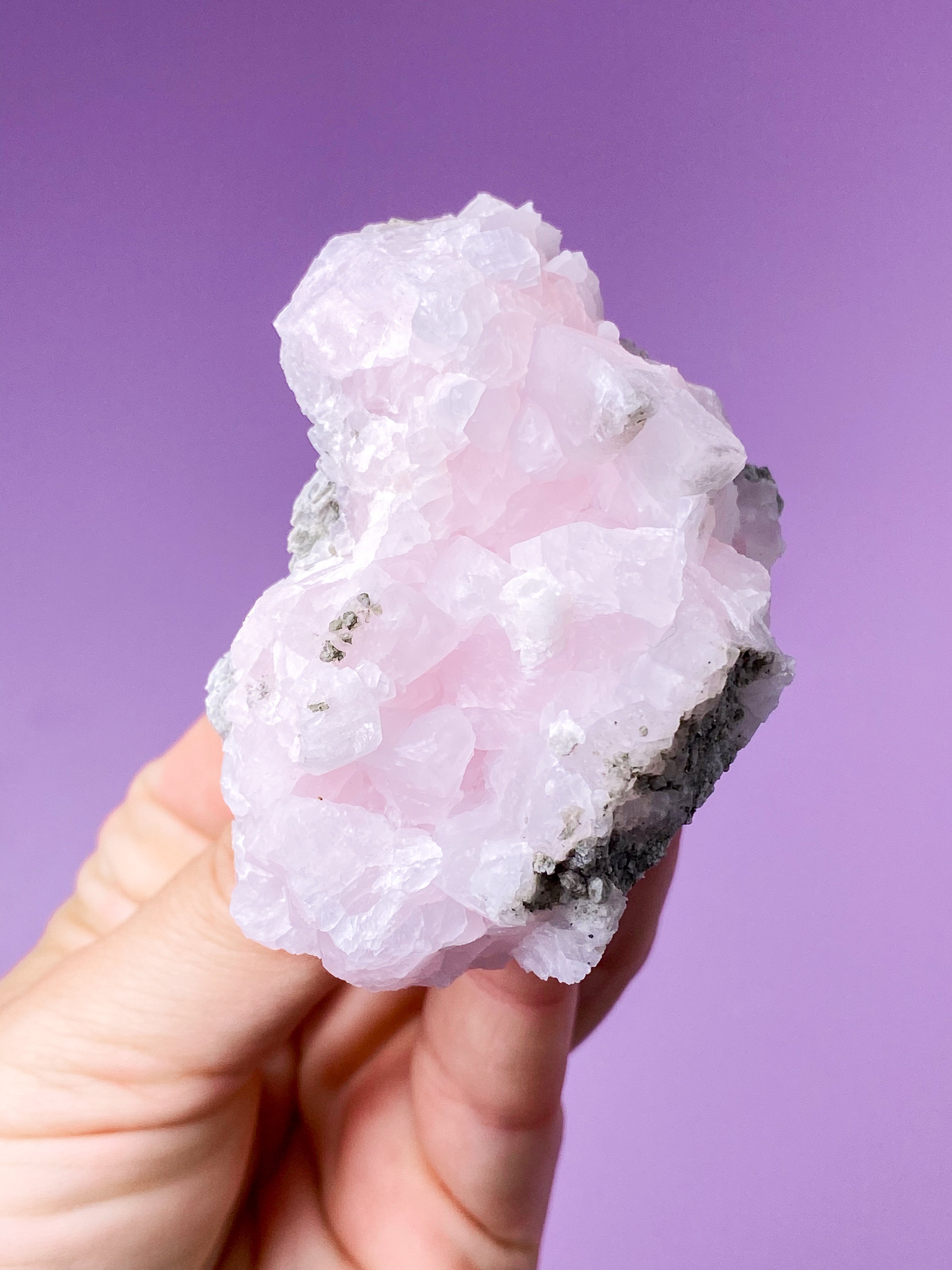 Lepidolite kulor polerade