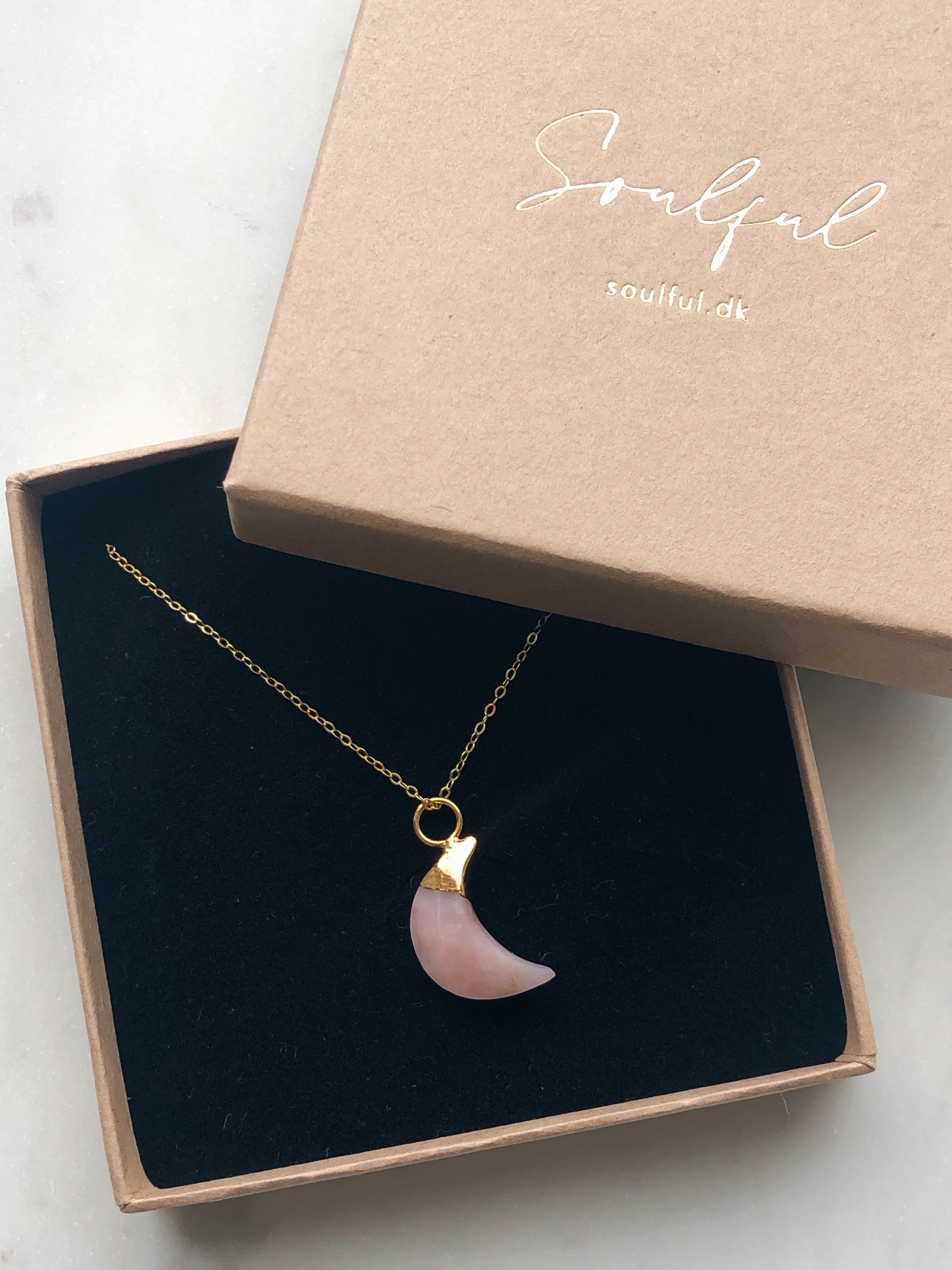 Rosa Opal Moon Facet Halsband (Guld)
